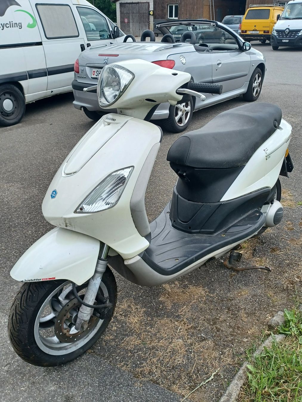 Piaggio Scooters: Piaggio Fly 125 ccm Roller Scooter                ab 1 Fr.- – Gebraucht aus Schleitheim von  5