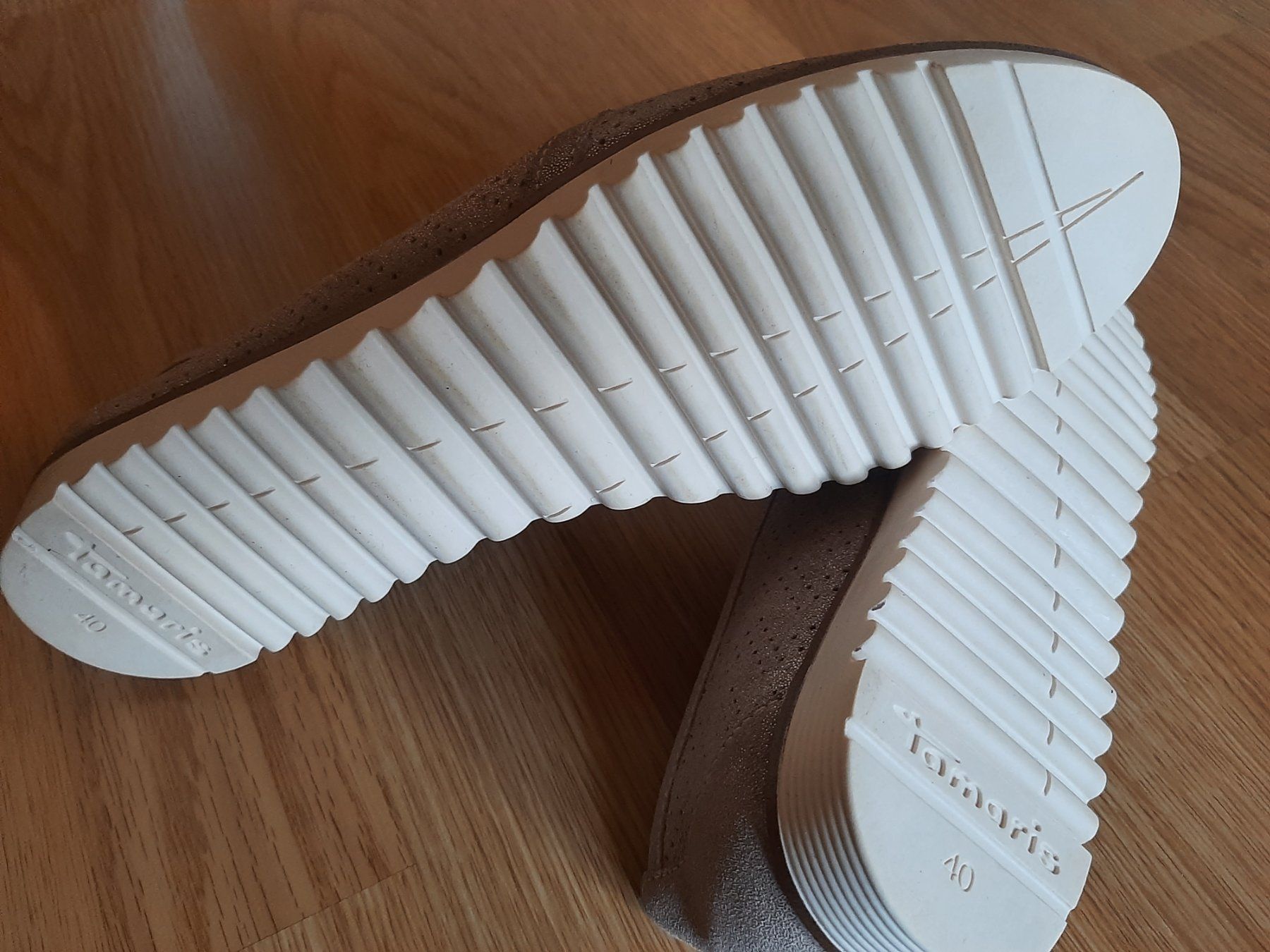 Tamaris Damenschuhe: TAMARIS Slippers Gr. 40 – Gebraucht aus Muotathal von robin40 5