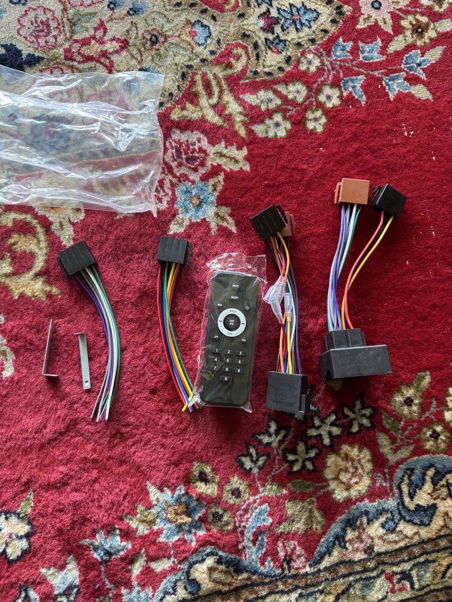 Radios: Autoradio NEU  – Neu und originalverpackt aus Luzern von Knutsen7 2