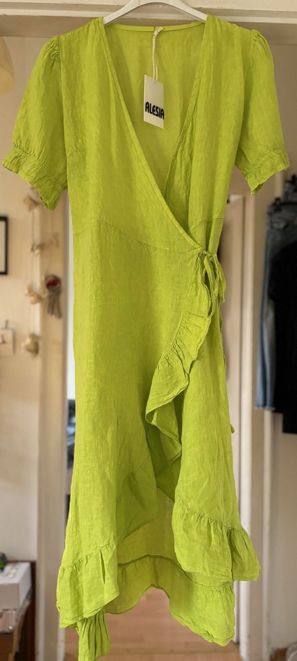 Robes: ROBE EN LIN! M – Neuf avec emballage d'origine à Locarno par NicoNion