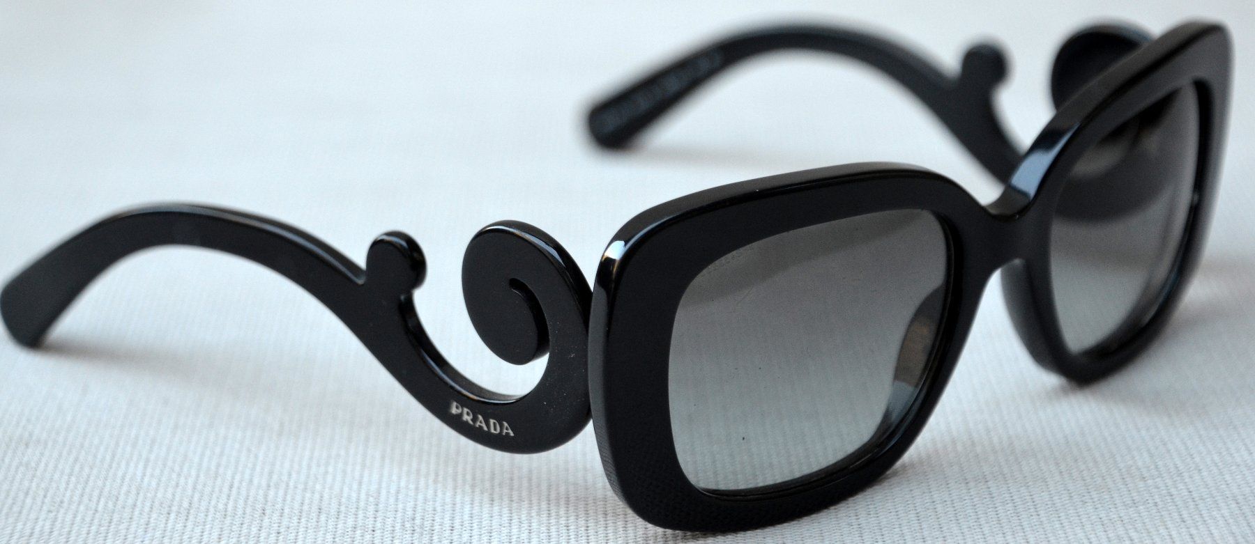 Prada Occhiali & Lenti: Sonnenbrille Prada SPR270 lunettes de soleil – Usato da Collonges venduto da arashee 1