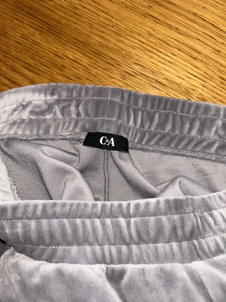 C&A Pantaloni: C&A Velourshose - Grau - Grösse 34 – Usato da Bern venduto da sor_5lyt 2