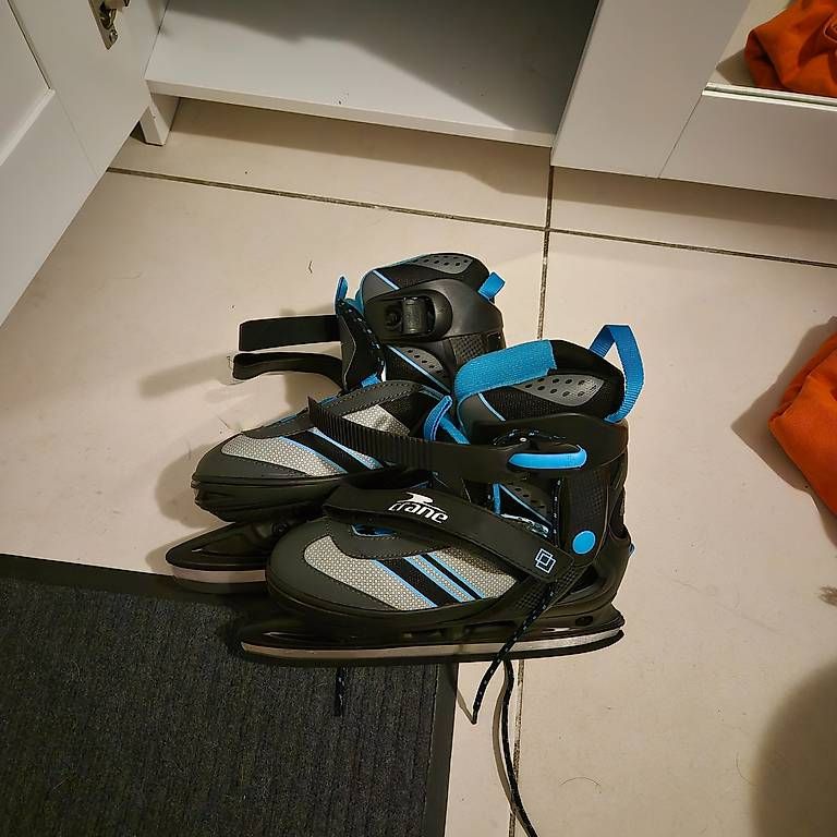 Schlittschuhe: Schlidschuhe grösse 37 bis 40 – Gebraucht aus Ottikon (Gossau ZH) von zbi_c7s2 2