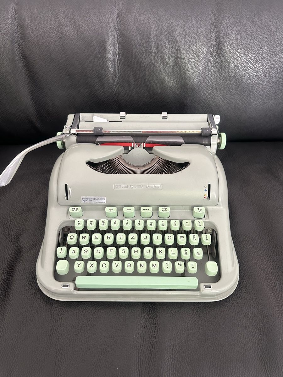 Hermès Macchine da scrivere: Schreibmaschine Hermes 3000 – Usato da Basel venduto da eucalyptica 1
