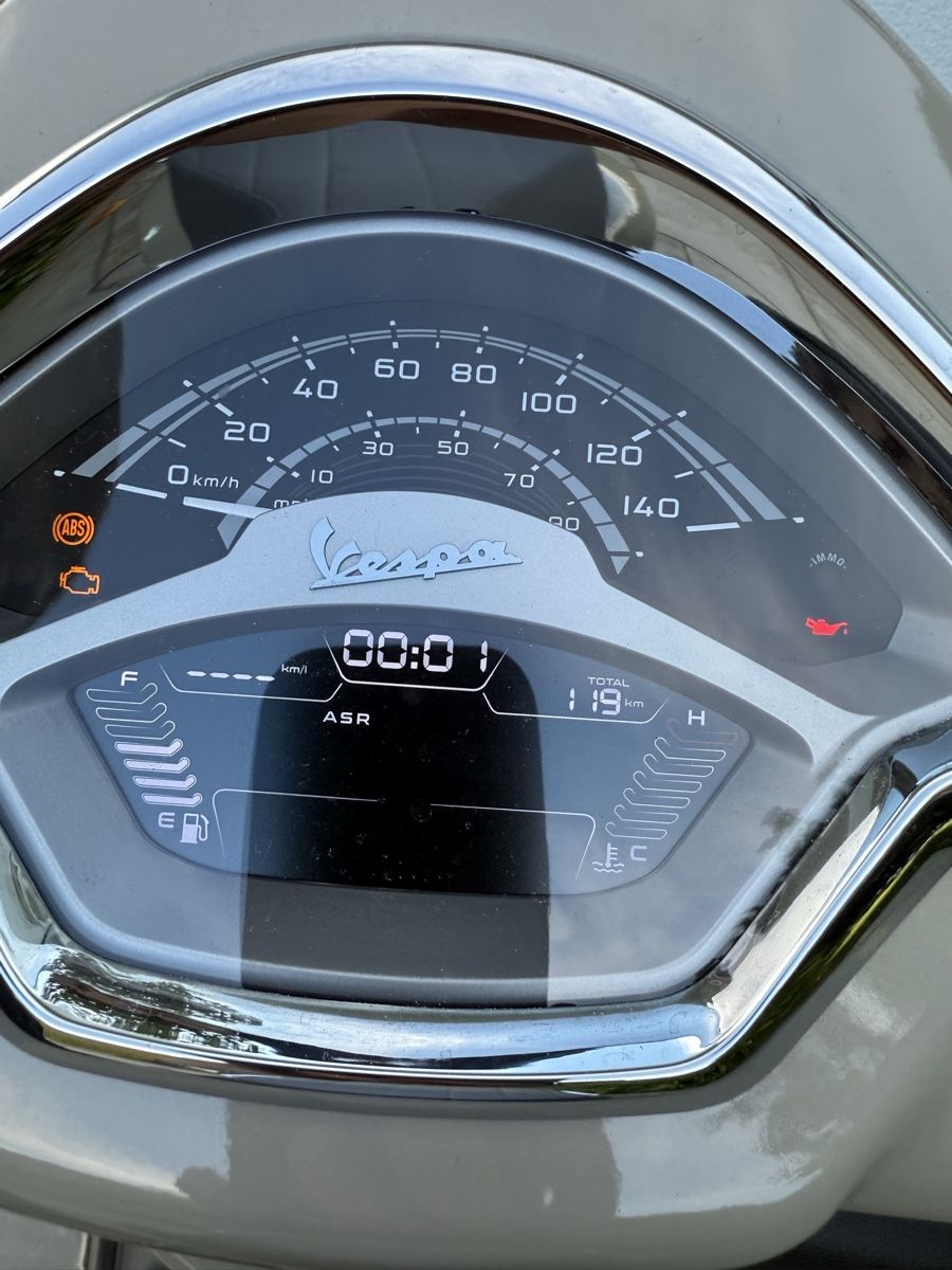 Vespa Scooter: Unfall Piaggio Vespa GTS 310 E5+ , beige, 119km – Difettoso da Appenzell venduto da M-Power07 5
