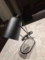 Lampe de bureau noire, design moderne -
