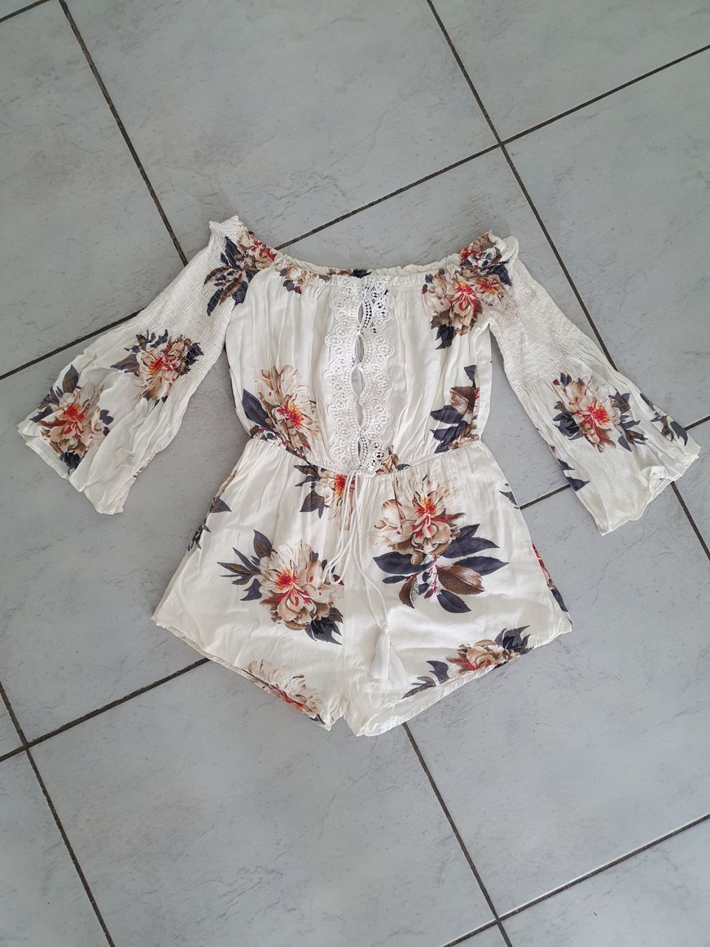 Zaful Tute: Geblümter Jumpsuit Gr S v.ZAFUL – Usato da Münsingen venduto da BlackTears-3