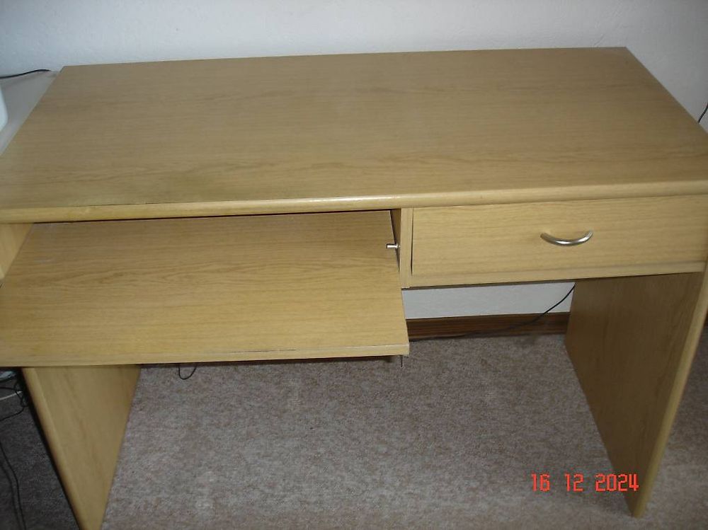 PC-Möbel (Gebraucht) in Unterkulm für CHF 25 – nur Abholung auf Ricardo ...