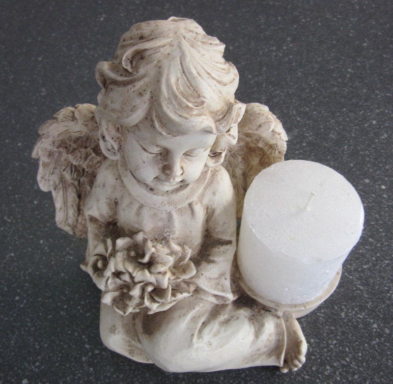 Statuette: Sitzender Deko Engel mit Kerzenhalter, weiss-beige – Usato da Bischofszell venduto da Pfau0 3