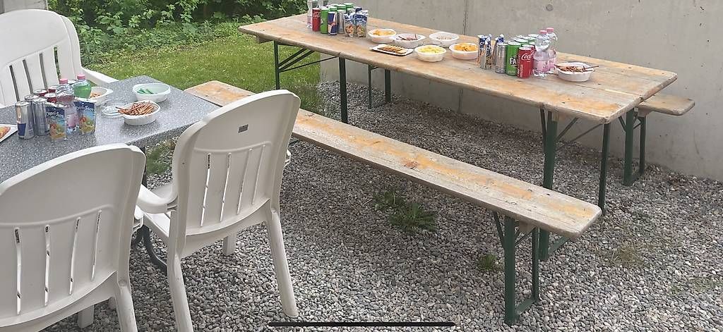 Set di tavolo e panche: Garten Tische Stühle – Usato da St. Gallen venduto da alexa89 2