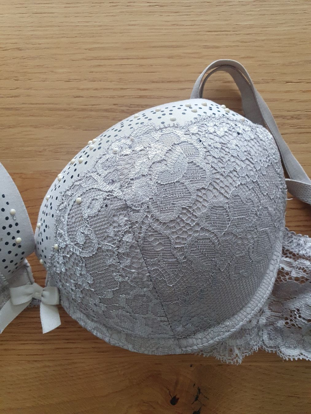 Sonstige Unterwäsche: Weisser Spitze BH, Grösse 75C – Gebraucht aus Moosseedorf von Sonnenschein.. 1