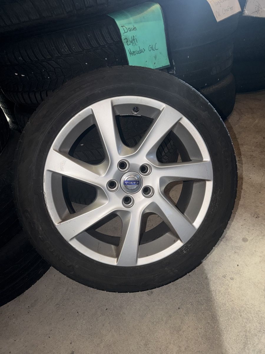 Pneumatici & Ruote complete: Komplettrad Volvo v60 – Usato da Balsthal venduto da ramr8