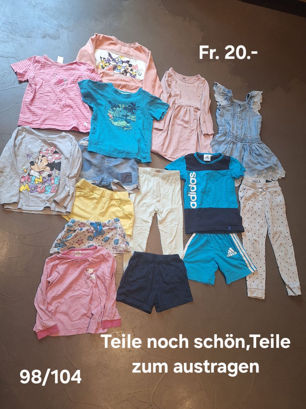 Lotti & Set di vestiti: Mädchen Kleiderset 98/104 – Usato da Erlenbach i. S. venduto da b.ogi85