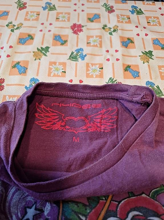 T-shirt: T-Shirt – Usato da Büron venduto da engeldelfin1980 2