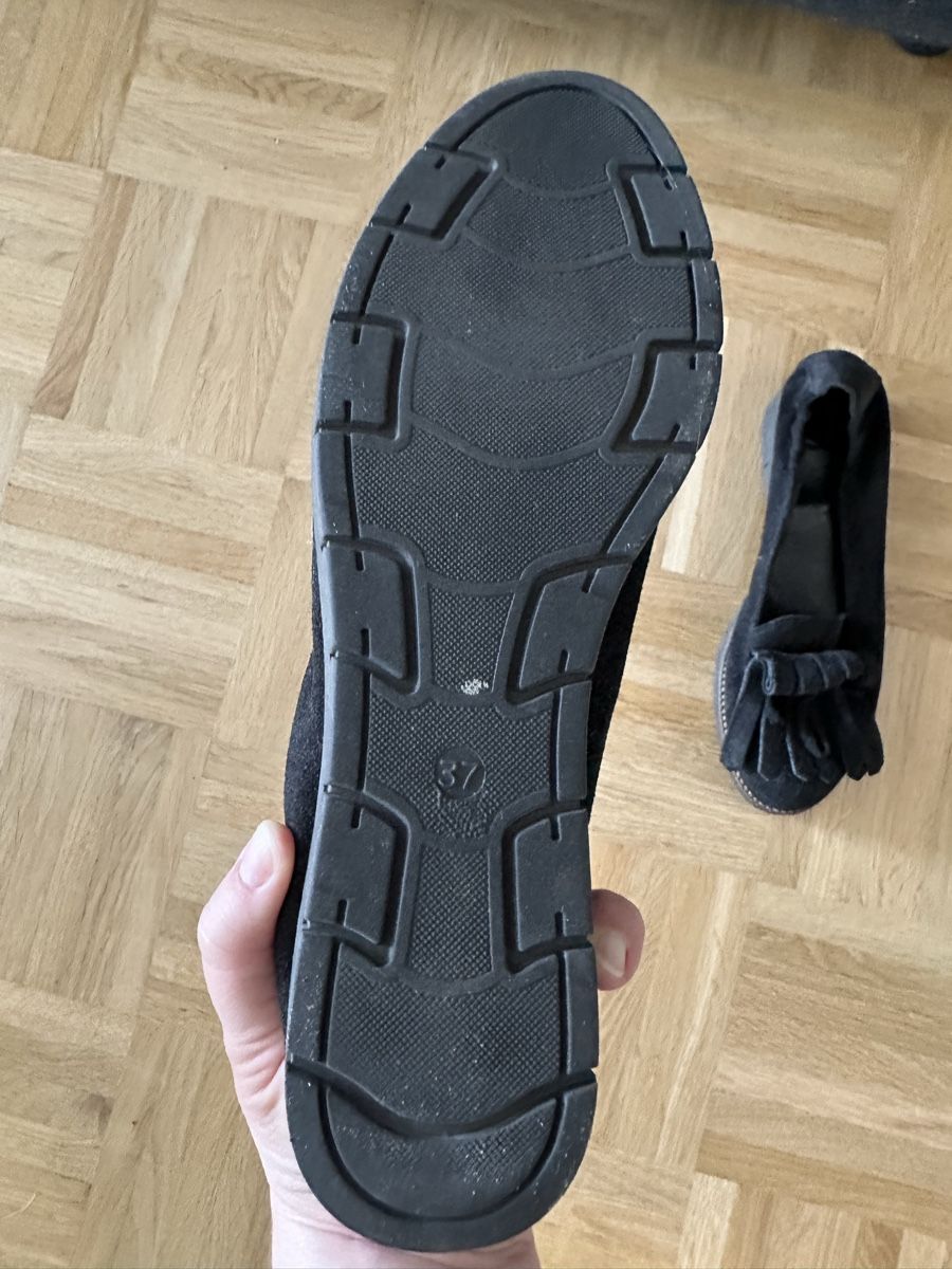 Damenschuhe: Schwarze Wildleder Ballerinas Gr. 37 mit Fransen – Gebraucht aus Haag (Rheintal) von est_xs7r 3