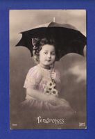 ENFANT - Jeune fille et fleurs - Tendresse