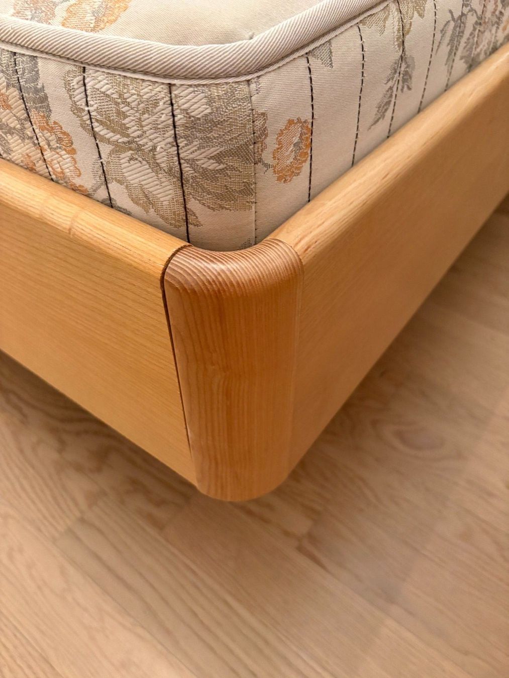 Letti: Doppelbett, Holz, hell – Usato da Meilen venduto da Case1 1