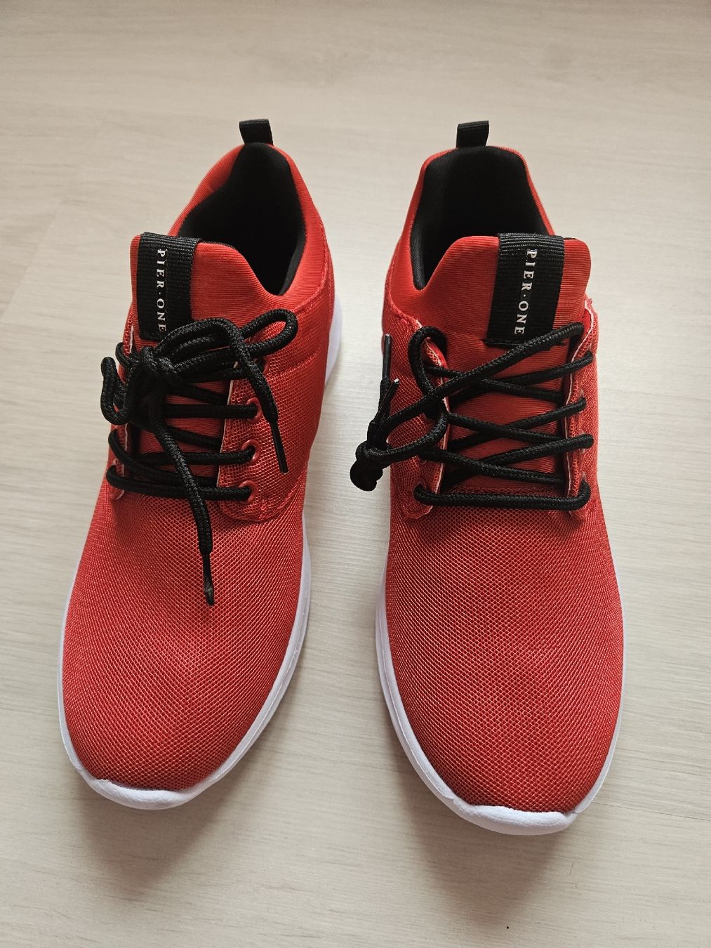 Scarpe da donna: NEUE Pier One Sneaker, Rot, Grösse 38 – Nuovo (secondo la descrizione) da Steckborn venduto da suz_v2v6 9