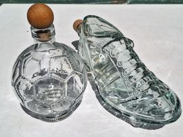 Glasflasche Fussball und Schuh mit Korken