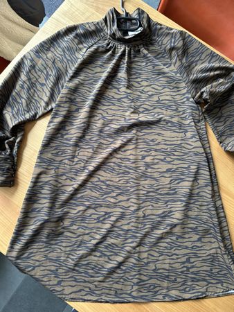 Gestuz Kleid