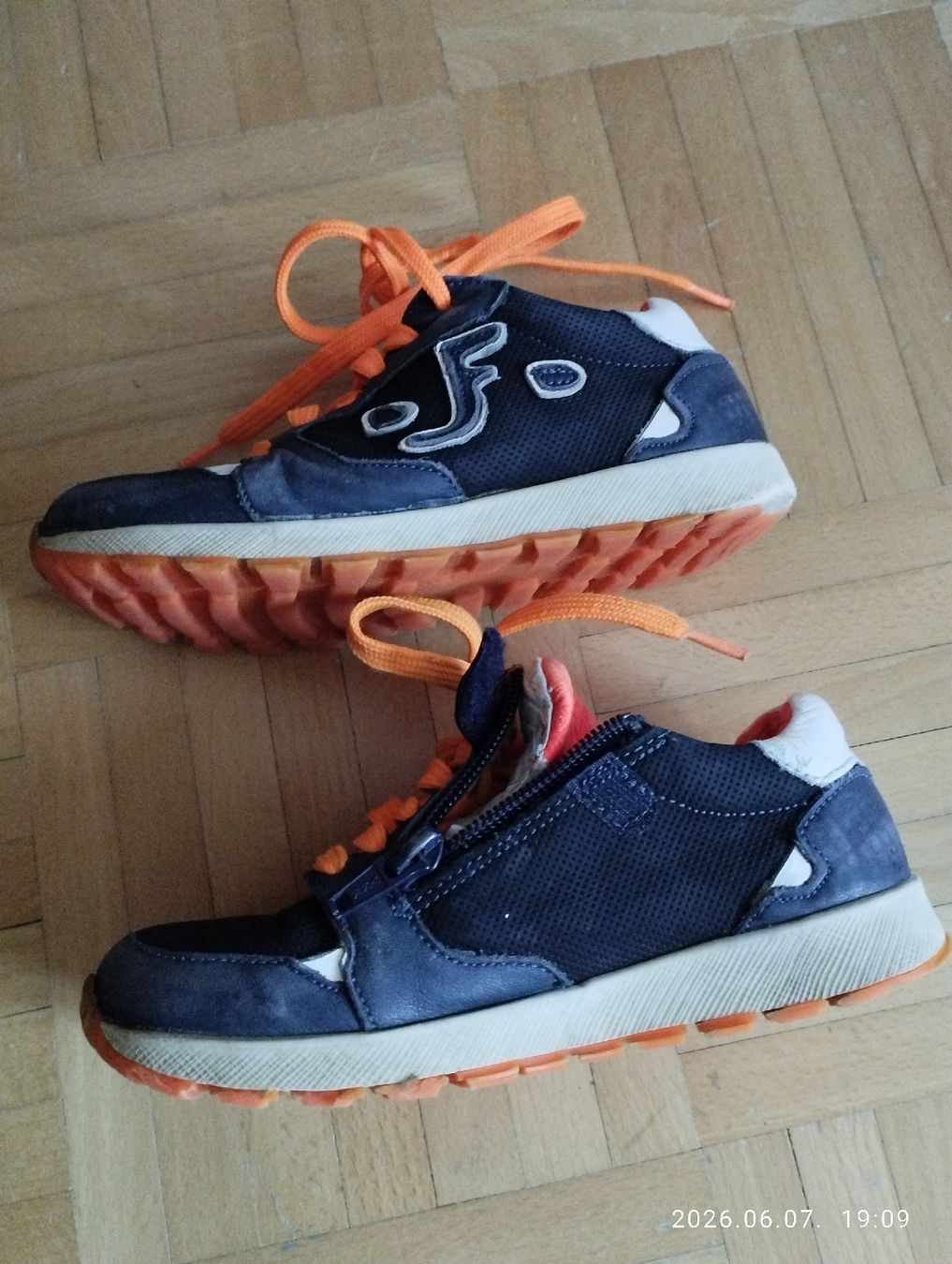 Scarpe per ragazzi: Kinderschuhe Gr. 28 dunkelblau/orange – Usato da Wangs venduto da Gabrill 1