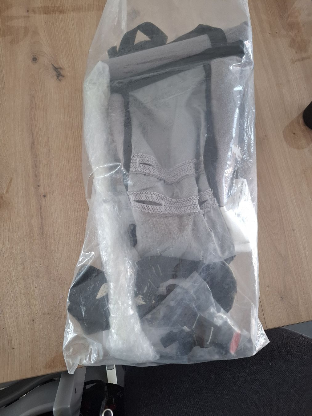 Amache: Chariot Infant Sling mit Zubehör  – Usato da Oberrüti venduto da jas_89hd 2