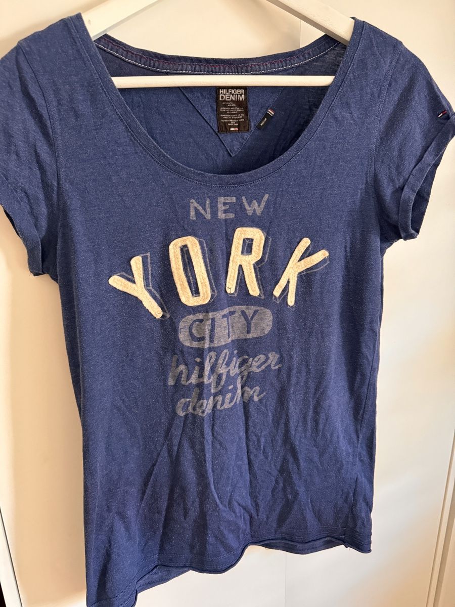 Tommy Hilfiger T-shirt: T. Hilfiger T-Shirt M Blau – Nuovo (secondo la descrizione) da Richterswil venduto da Manu55555
