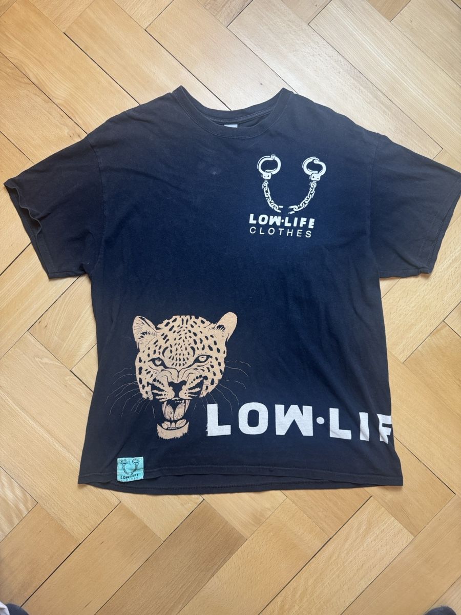 T-shirt: Low-Life T-Shirt  – Usato da Bern venduto da Mancini