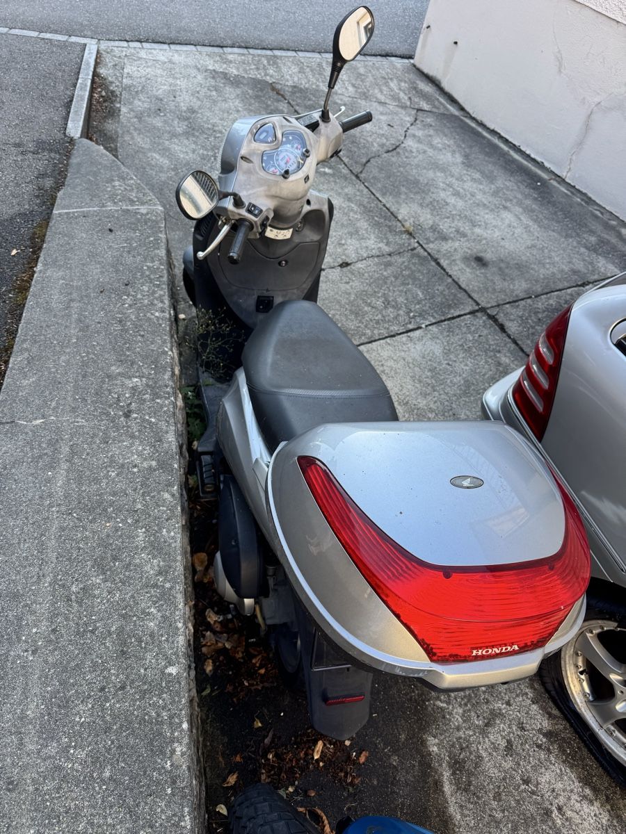 Honda Strasse: Honda ps125i – Gebraucht aus Windisch von val_d66z
