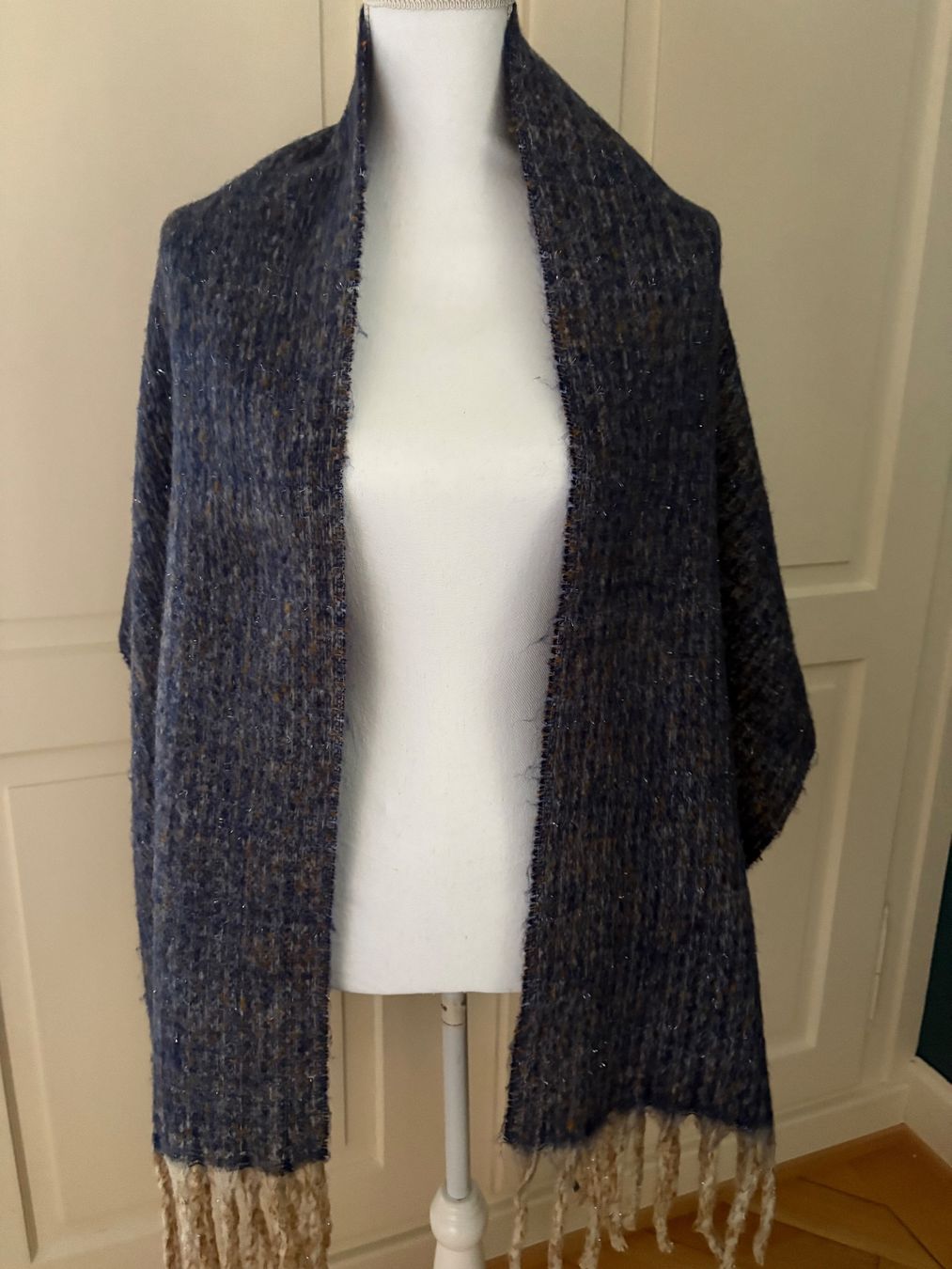 Foulards, Tücher & Schals: Schal, blau/grau/braun, warm, gross – Gebraucht aus Winterthur von Lepetitprince18