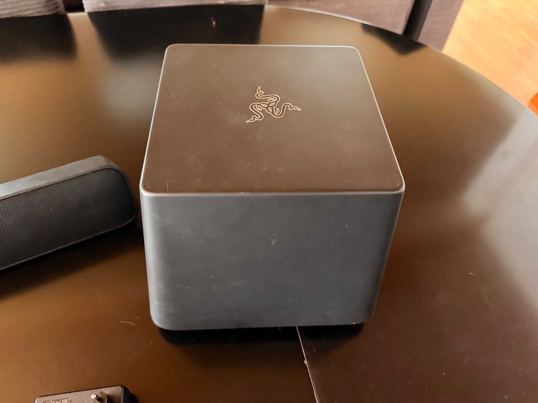 Razer Haut-parleurs: Razer Leviathan Soundbar mit Subwoofer & Bluetooth – D'occasion à Oberhofen Thun'see par SaveBigBuyFast 2