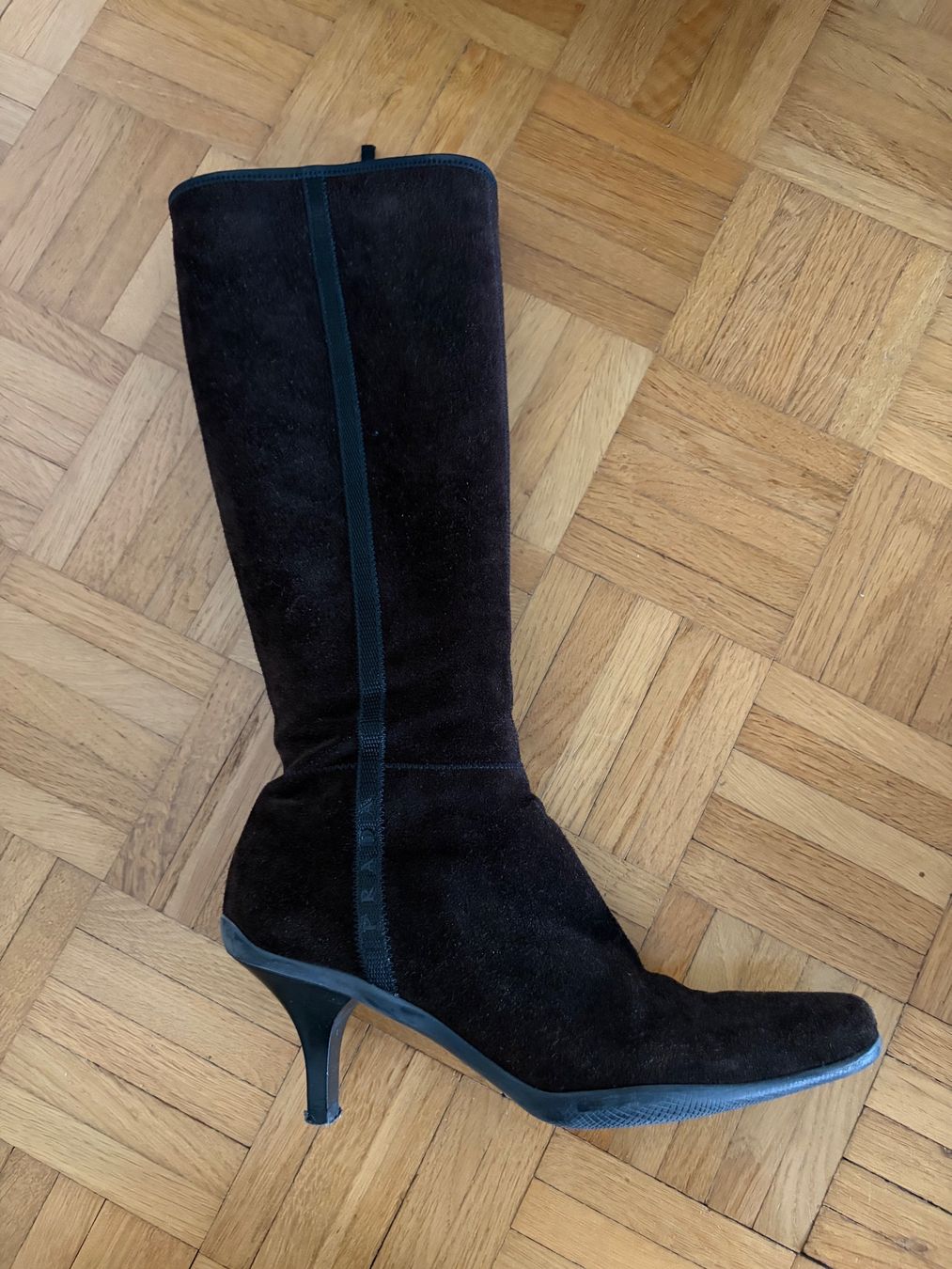 Prada Damenschuhe: Prada Stiefel – Gebraucht aus Luzern von Lampion 2
