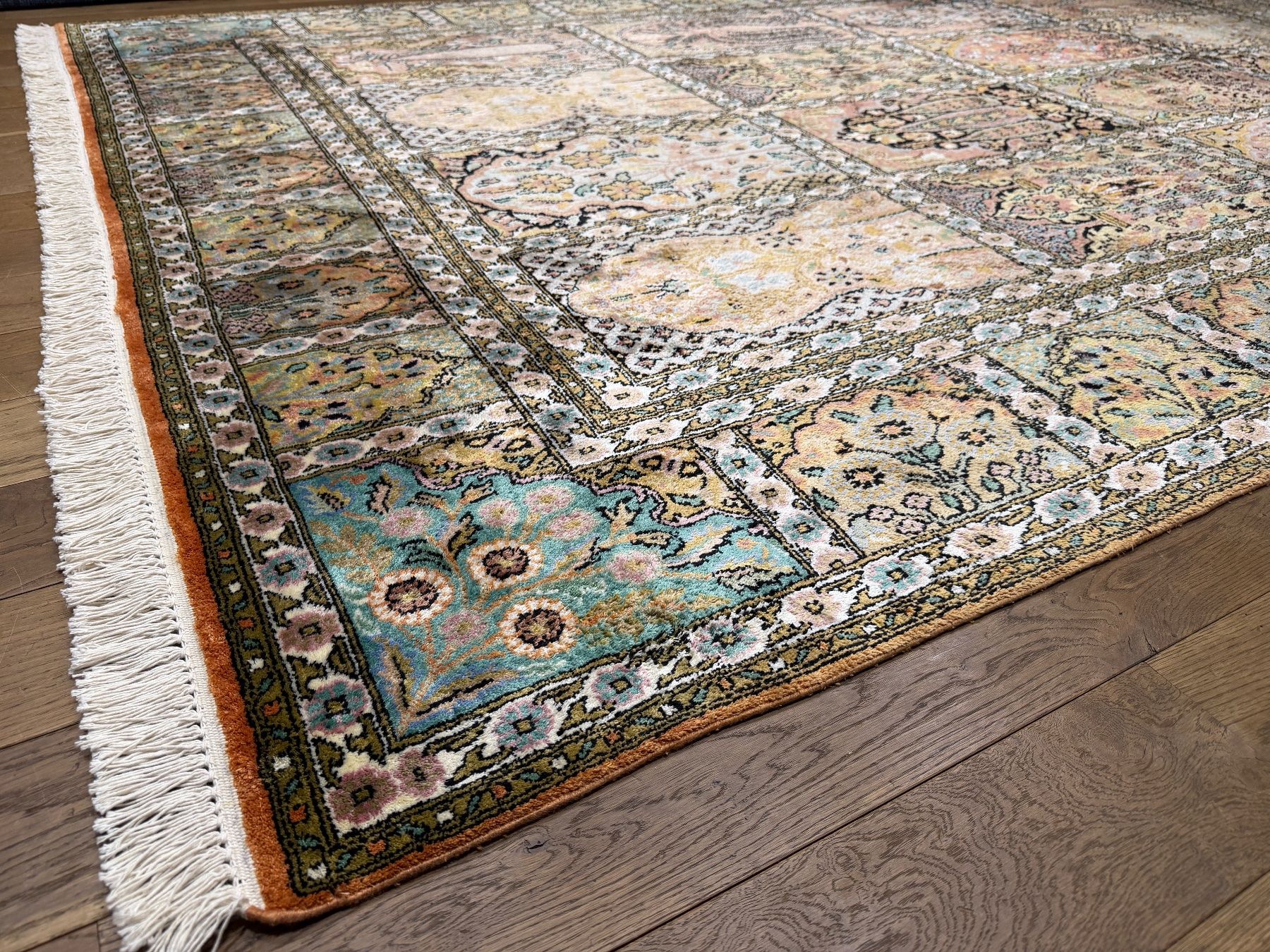 Tappeti: Wunderschöner grosser handgeknüpfter Seidenteppich – Usato da Bennau venduto da Mayer_Carpets 4
