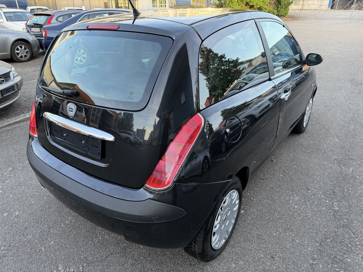 Lancia Automobili: LANCIA Ypsilon 1.4 – Usato da Birsfelden venduto da jli_t8rq 2