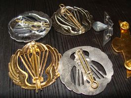 Lot de badges et insignes