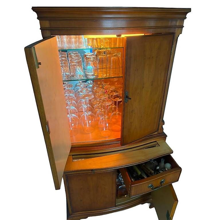 Armadi: Spirituosen-Schrank – Usato da Urdorf venduto da gxbrf281 4