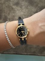 Gucci 2040L Damenuhr mit Swiss-Made-Quarzwerk.