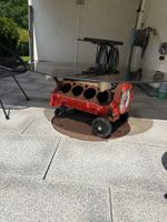 Clubtisch V8 Motor und Glasplatte mit Rädern / 350 Camaro