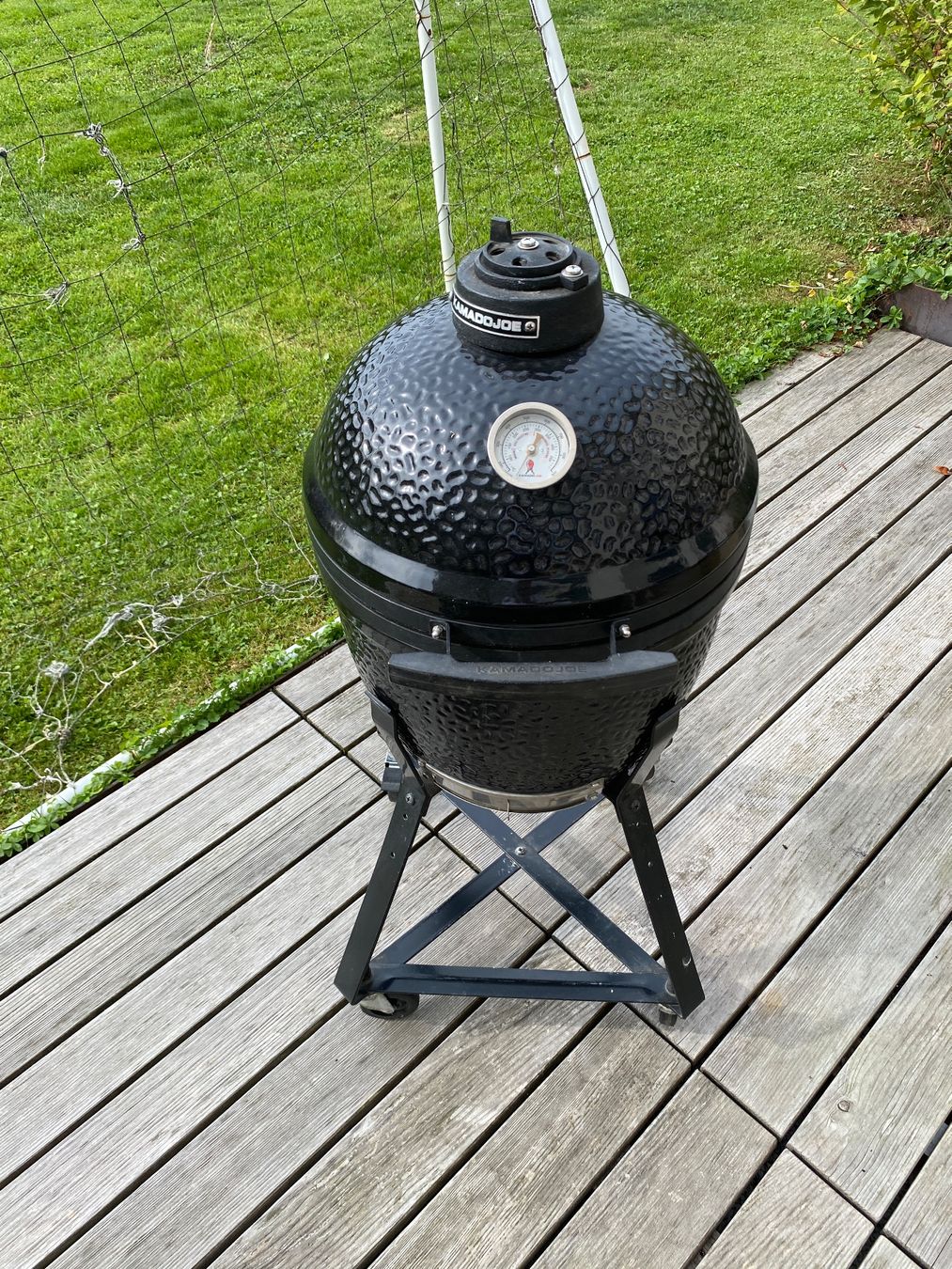 Griglie: Keramikgrill Kamado Joe – Usato da Jona venduto da Fineguy