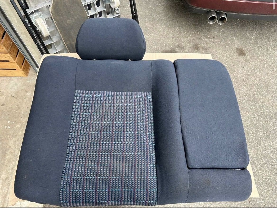 Volkswagen Tutti pezzi di ricambio auto: Sièges / banquette VW vento – Usato da Muraz (Collombey) venduto da Wolfdog1978 4