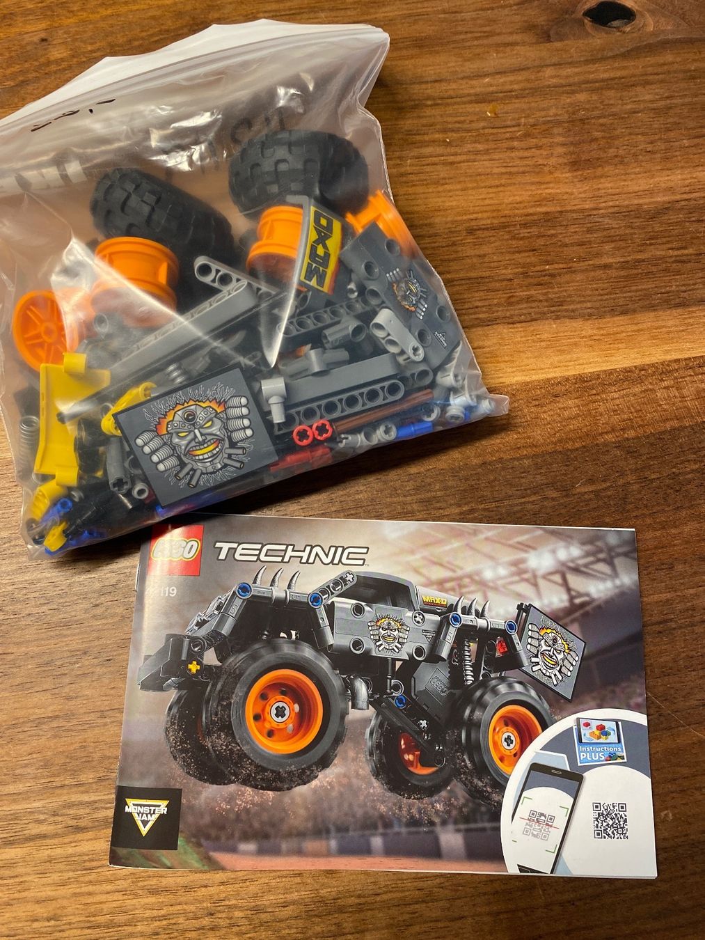 Lego Spielzeuge: Lego Technic Monstertruck 42119 – Gebraucht aus Sissach von elibis