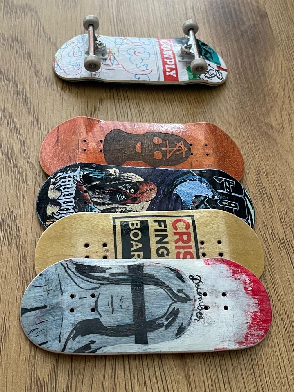 Skateboards: Set of 5 fingerboards with assorted designs – Usato da Gordola venduto da Elliot_23