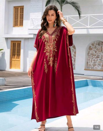 Wunderschönes Kaftan-Kleid / Abaya – Weinrot