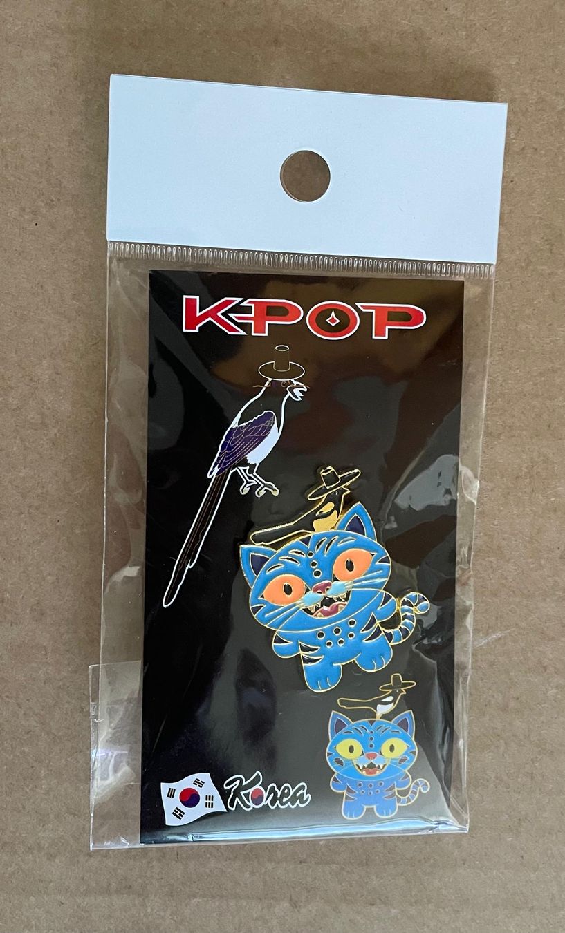Plaketten & Abzeichen: Pin - Demon Hunters - Derpy (K-Pop) – Neu und originalverpackt aus Winterthur von Samas1