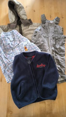 un lot de 4 habits taille 74