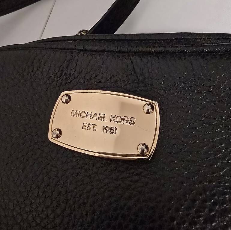 Borse da donna: schwarz/goldene MK Michael Kors Tasche – Usato da Aesch BL venduto da nicole_g_ 3