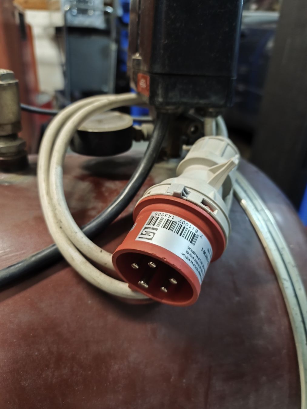 Compresseurs: Kompressor 200l INDU AIR LUCCA gebraucht – D'occasion à Konolfingen par Bio-suisse 3