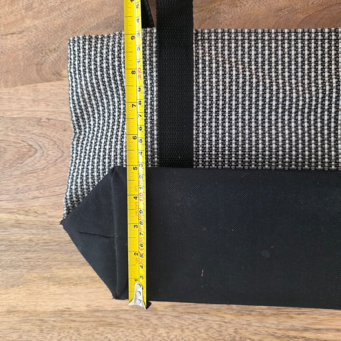 Taschen für Damen: Tasche schwarz/grau gestreift  – Neu (gemäss Beschreibung) aus Rheinsulz von Dred 6