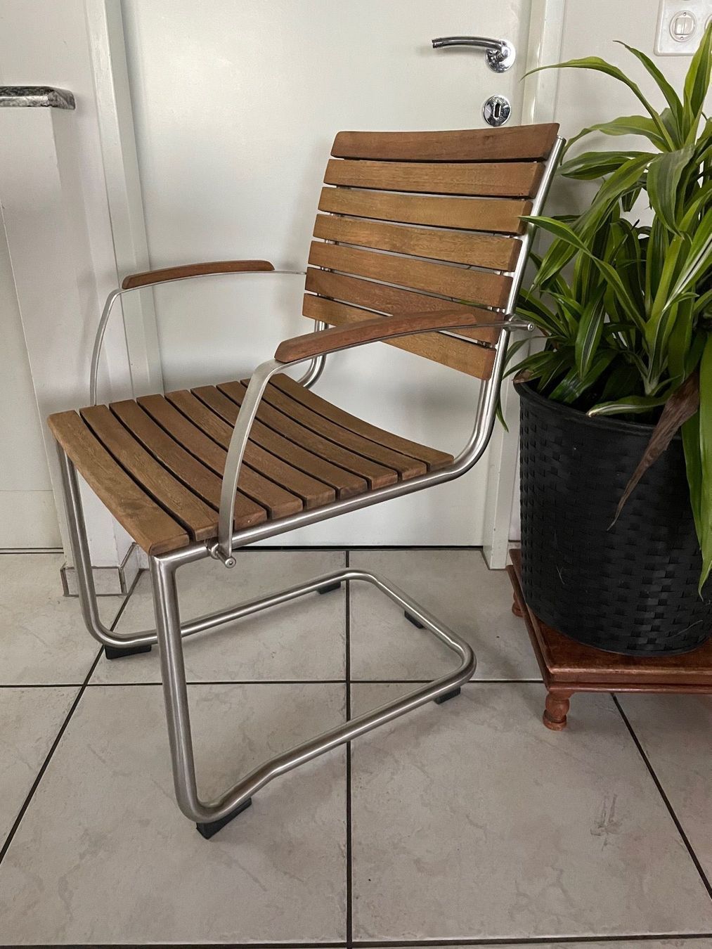 Stühle: Chaise Métallique Design Bois Teck – Gebraucht aus Vallamand von Bricbracbroc82 2