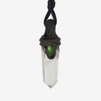 kleiner Bergkristall Phantomquarz mit Chromdiopsid